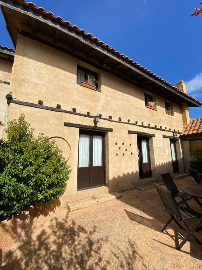 Casa Rural Dos Reales San Cristobal de Boedo Exterior photo