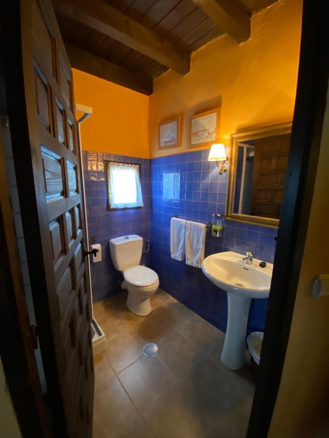 Casa Rural Dos Reales San Cristobal de Boedo Exterior photo